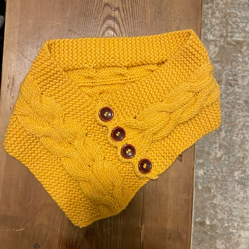 Hand knit cowl scarf